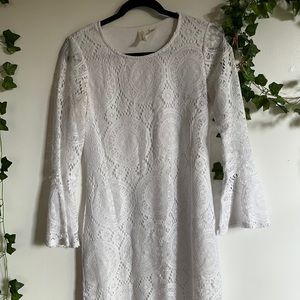 White lace long-sleeved dress